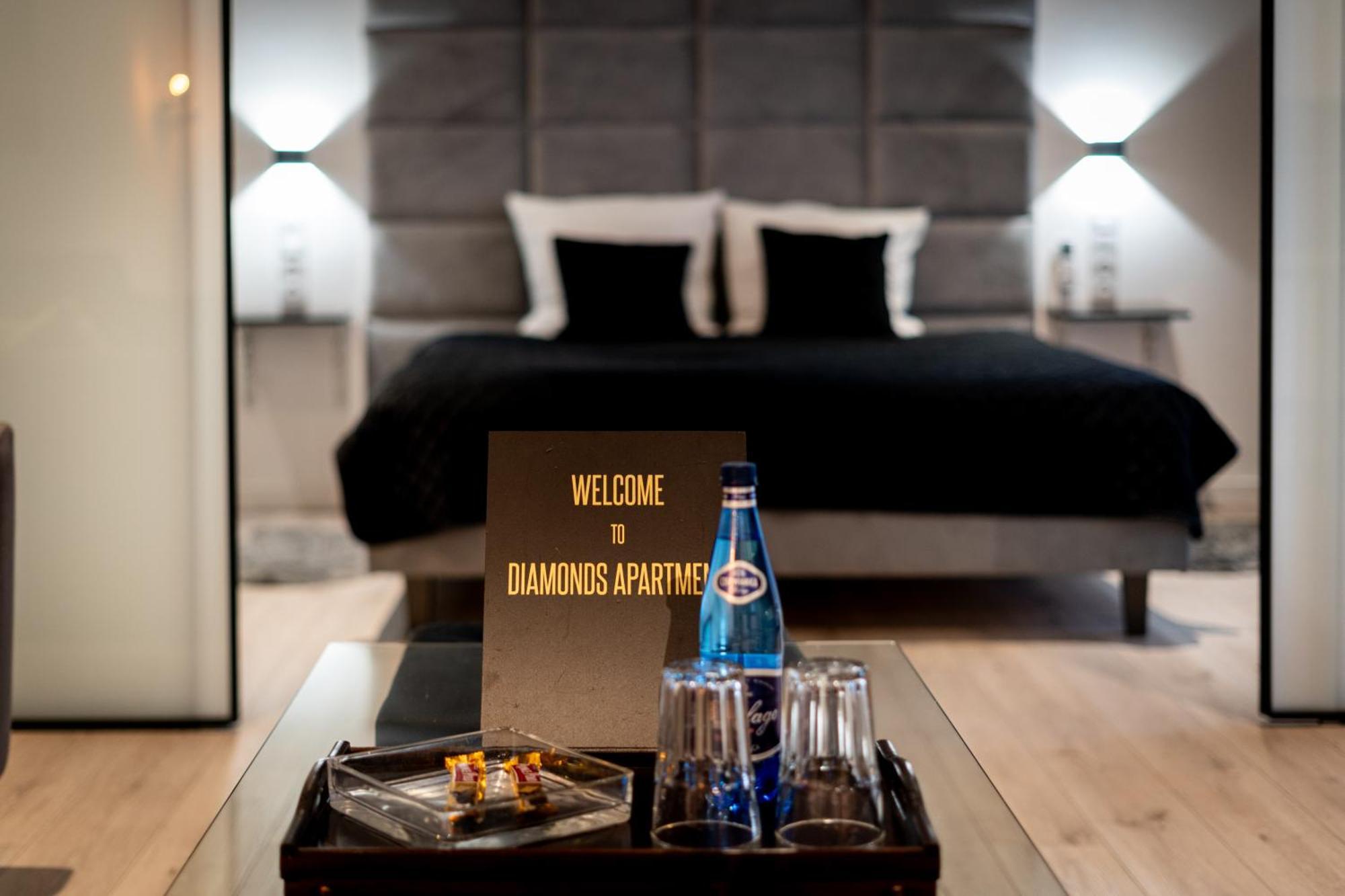 Diamonds Apartment Cracovie Extérieur photo